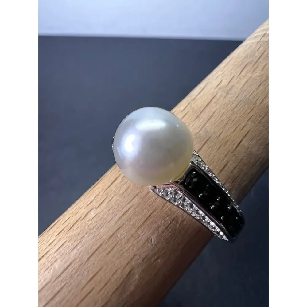 White cultured pearl and black spinel sterling silver ring size 9 - Picture 9 of 10